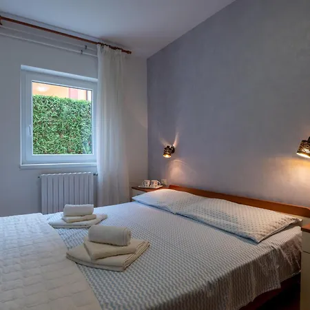 Apartments Mirella Novigrad  Exterior photo