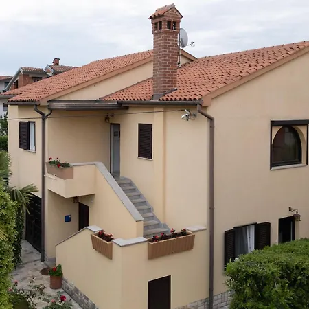 Apartments Mirella Novigrad  Exterior photo