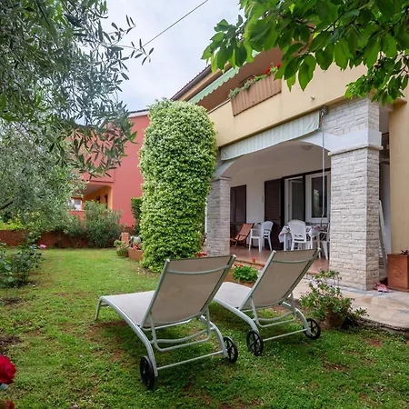 Apartments Mirella Novigrad  Exterior photo